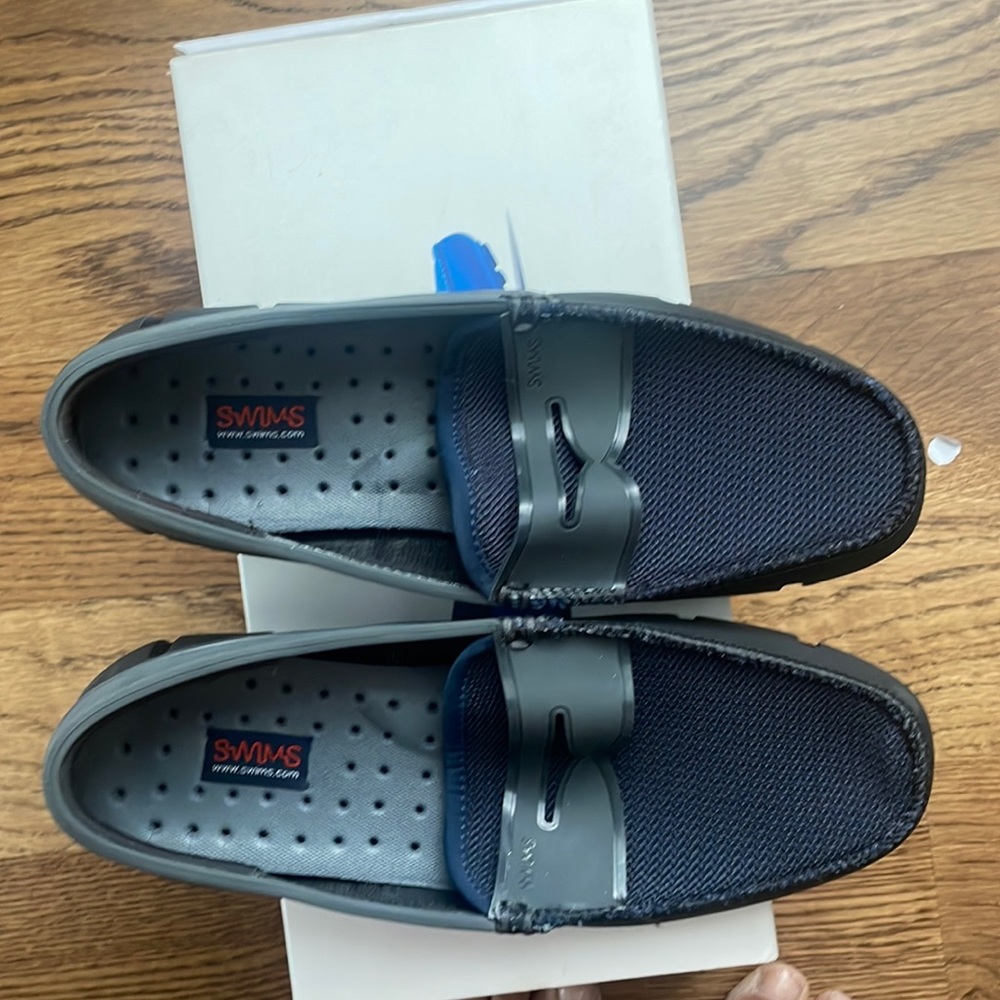 Swims NWT Men Size 7 NWT Navy